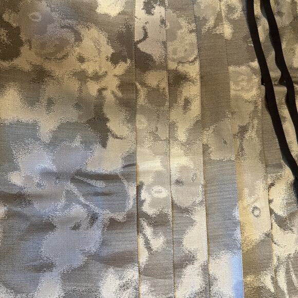 Ann Taylor grey metallic floral skirt with pleats and side zipper NWT - Picture 2 of 5